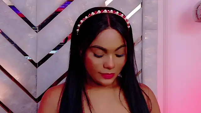 Sara Boom online show from 12.20.25