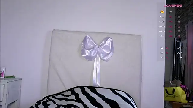 Snapshot of Angelas_dream chatting on 02.27.25 Angelas dream online show from 02.27.25