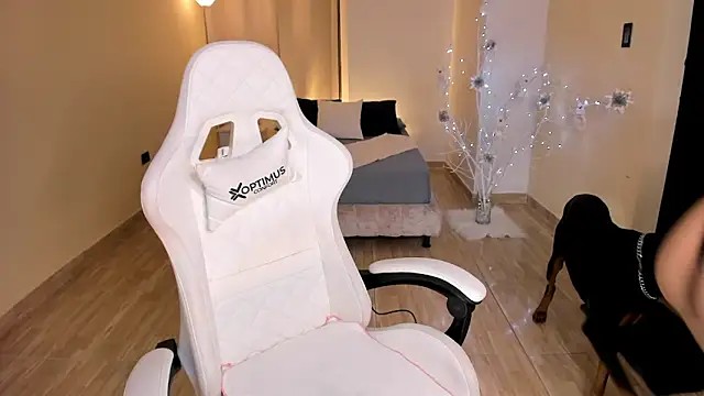 carleee winter online show from 12.07.24