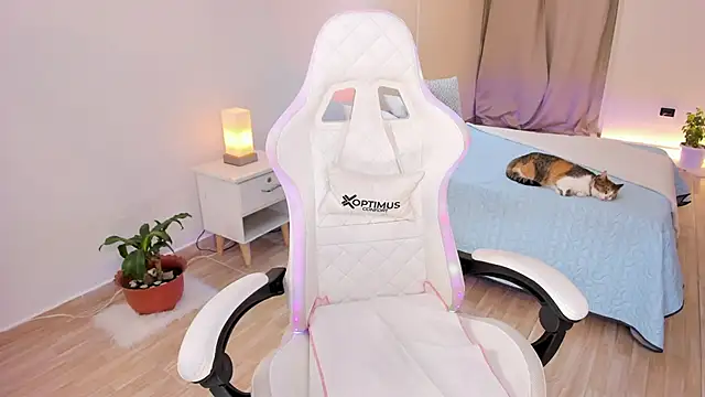 carleee winter online show from 11.23.25