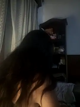Snapshot of ZaraHoney chatting on 02.05.25 ZaraHoney online show from 02.05.25