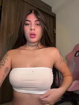 Snapshot of Sarasanders_4 chatting on 12.20.24 Sarasanders 4 online show from 12.20.24