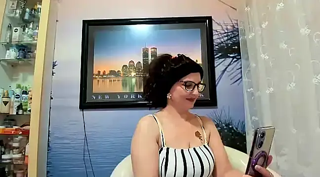 Snapshot of Mature4you44 chatting on 01.31.25 Mature4you44 online show from 01.31.25