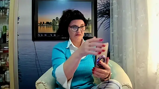 Snapshot of Mature4you44 chatting on 02.16.25 Mature4you44 online show from 02.16.25