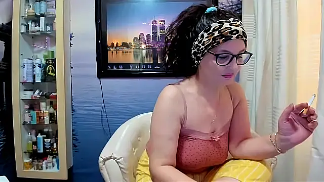 Snapshot of Mature4you44 chatting on 03.22.25 Mature4you44 online show from 03.22.25