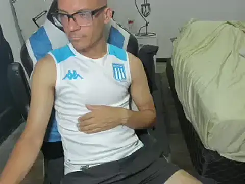 guachin hunk online show from 12.19.24