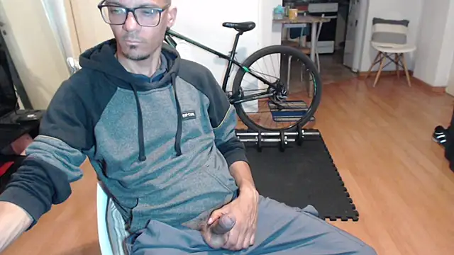 guachin hunk online show from 10.19.25