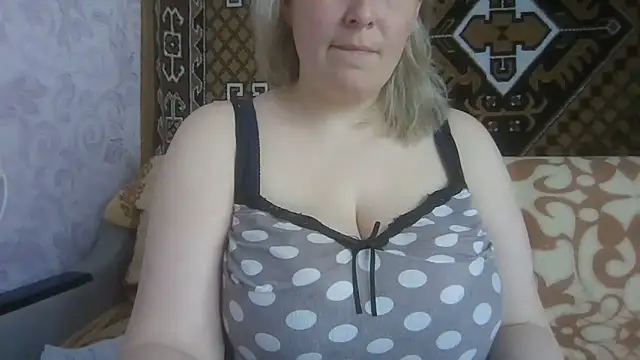 Snapshot of Diana_Britt chatting on 04.28.26 Diana Britt online show from 04.28.26