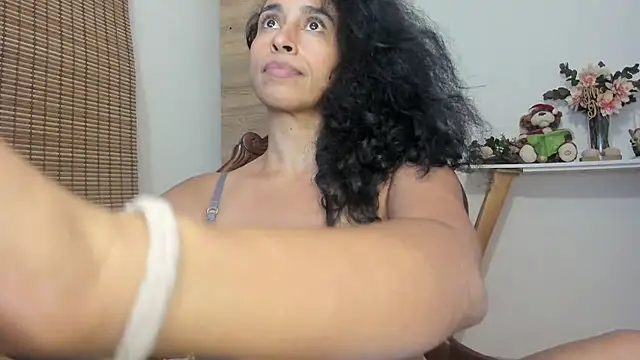 Snapshot of ThaliaGomex chatting on 12.10.24 ThaliaGomex online show from 12.10.24