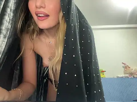 GumusGuray online show from 12.22.24