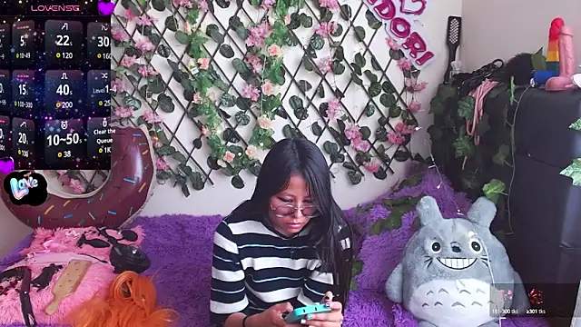 Snapshot of MidoriQuiinn chatting on 01.27.25 MidoriQuiinn online show from 01.27.25