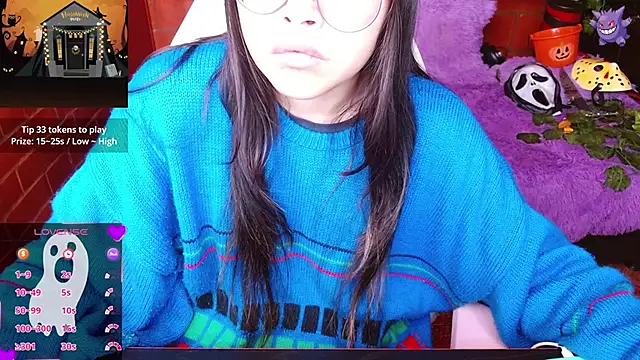 Snapshot of MidoriQuiinn chatting on 10.22.25 MidoriQuiinn online show from 10.22.25