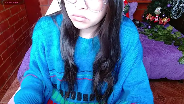 Snapshot of MidoriQuiinn chatting on 12.14.25 MidoriQuiinn online show from 12.14.25