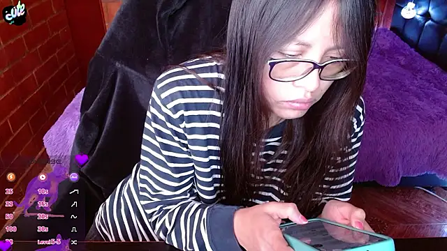 Snapshot of MidoriQuiinn chatting on 02.27.26 MidoriQuiinn online show from 02.27.26