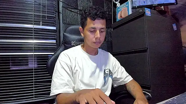 Snapshot of boy_bigcock24cm chatting on 06.23.26 boy bigcock24cm online show from 06.23.26
