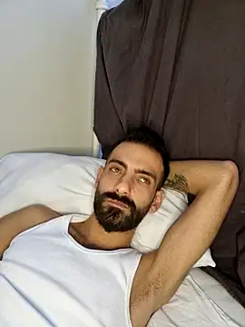 Snapshot of Drkats chatting on 11.28.25 Drkats online show from 11.28.25