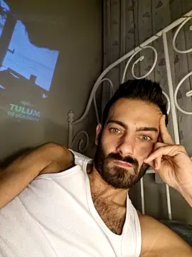 Snapshot of Drkats chatting on 12.20.25 Drkats online show from 12.20.25