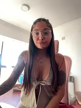 Snapshot of LunaXuan chatting on 01.19.25 LunaXuan online show from 01.19.25