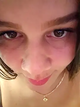 Snapshot of sweet_lucia chatting on 03.08.26 sweet lucia online show from 03.08.26