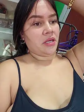 Snapshot of sweet_lucia chatting on 03.27.26 sweet lucia online show from 03.27.26