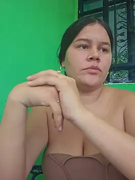 Snapshot of sweet_lucia chatting on 07.16.26 sweet lucia online show from 07.16.26