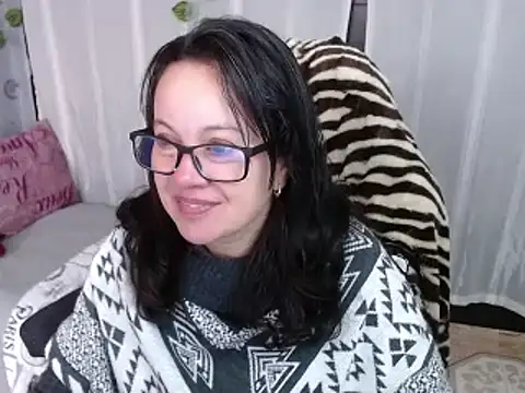 Snapshot of Sonialorens_ chatting on 02.13.25 Sonialorens online show from 02.13.25