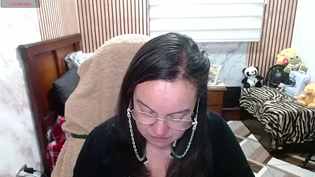 Sonialorens  online show from 04.17.26