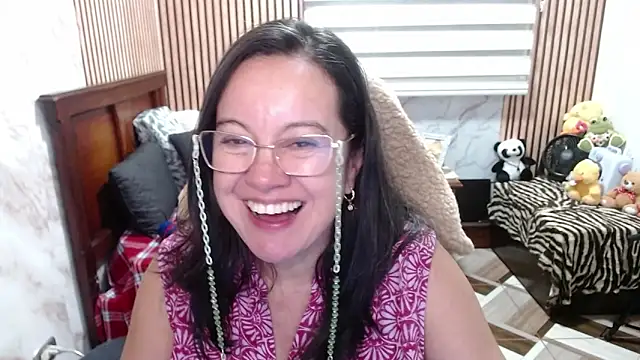 Sonialorens  online show from 04.18.26