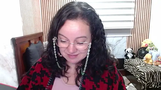 Snapshot of Sonialorens_ chatting on 04.29.26 Sonialorens online show from 04.29.26