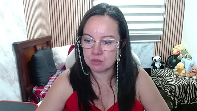 Snapshot of Sonialorens_ chatting on 05.01.26 Sonialorens online show from 05.01.26