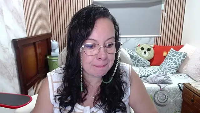 Snapshot of Sonialorens_ chatting on 05.07.26 Sonialorens online show from 05.07.26
