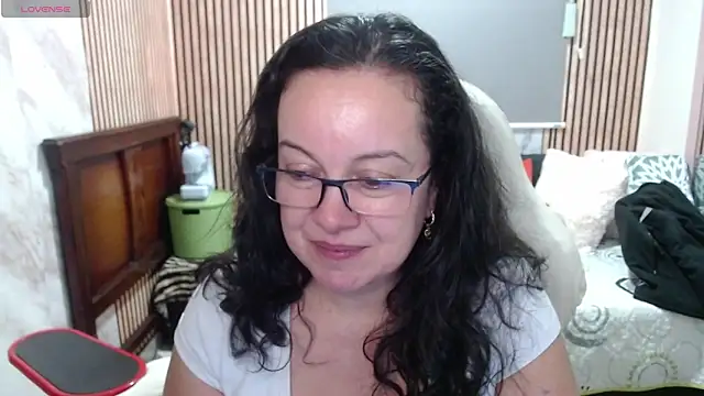 Snapshot of Sonialorens_ chatting on 05.30.26 Sonialorens online show from 05.30.26