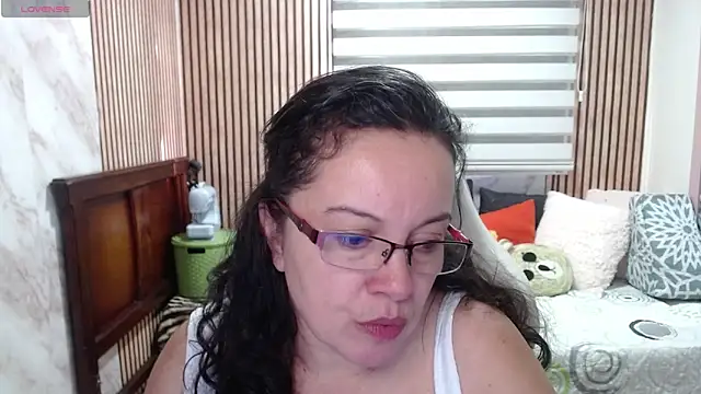 Snapshot of Sonialorens_ chatting on 06.02.26 Sonialorens online show from 06.02.26