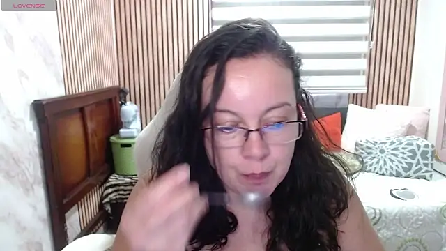Snapshot of Sonialorens_ chatting on 06.03.26 Sonialorens online show from 06.03.26