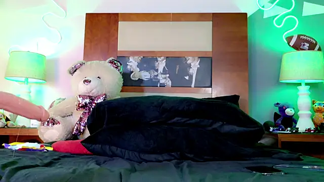 ashley 19xx online show from 04.16.26