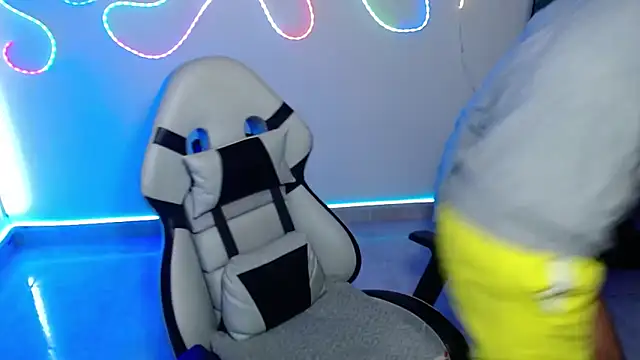 Snapshot of sebastian_horny chatting on 09.25.25 sebastian horny online show from 09.25.25