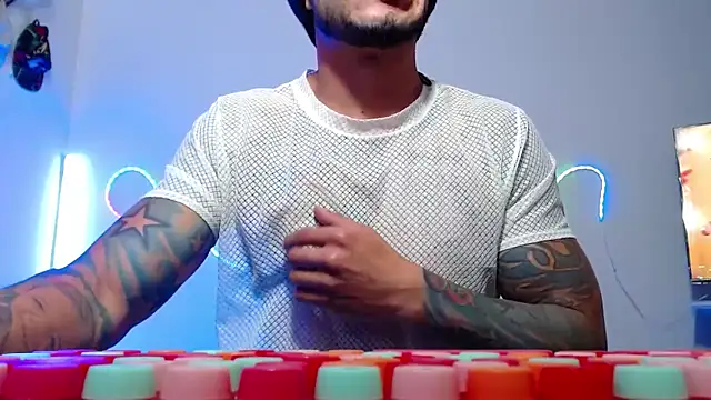 Snapshot of sebastian_horny chatting on 09.26.25 sebastian horny online show from 09.26.25