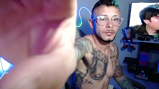 Snapshot of sebastian_horny chatting on 10.05.25 sebastian horny online show from 10.05.25