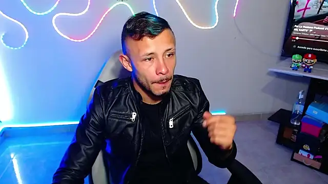 Snapshot of sebastian_horny chatting on 10.10.25 sebastian horny online show from 10.10.25