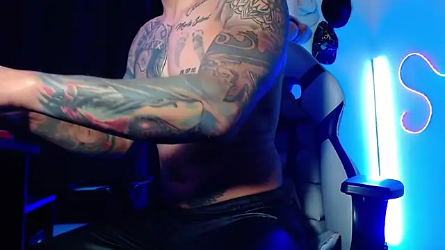 Snapshot of sebastian_horny chatting on 11.09.25 sebastian horny online show from 11.09.25