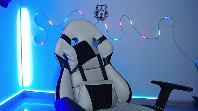 Snapshot of sebastian_horny chatting on 12.02.25 sebastian horny online show from 12.02.25