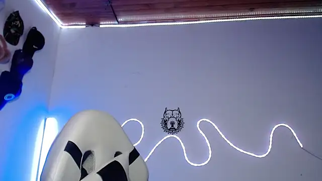 Snapshot of sebastian_horny chatting on 12.22.25 sebastian horny online show from 12.22.25