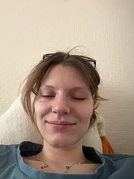 MaryHiggins online show from 02.04.25