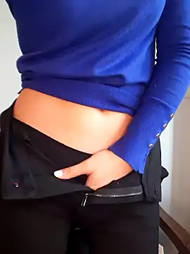 Snapshot of megan2021 chatting on 03.13.25 megan2021 online show from 03.13.25