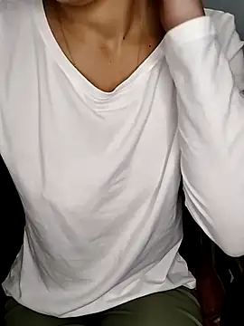 Snapshot of megan2021 chatting on 12.03.25 megan2021 online show from 12.03.25