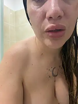 Snapshot of hotpawgmilf chatting on 06.05.26 hotpawgmilf online show from 06.05.26