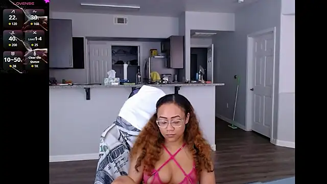Snapshot of RylHoneyy chatting on 06.19.26 RylHoneyy online show from 06.19.26