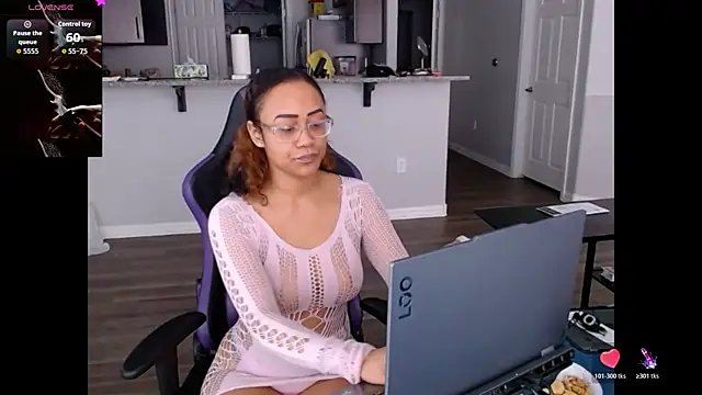 Snapshot of RylHoneyy chatting on 07.18.26 RylHoneyy online show from 07.18.26