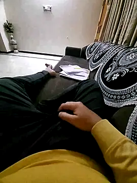 Snapshot of vansh1802 chatting on 01.11.25 vansh1802 online show from 01.11.25