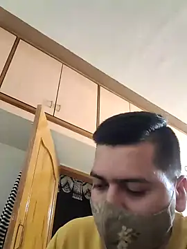 Snapshot of vansh1802 chatting on 02.28.25 vansh1802 online show from 02.28.25